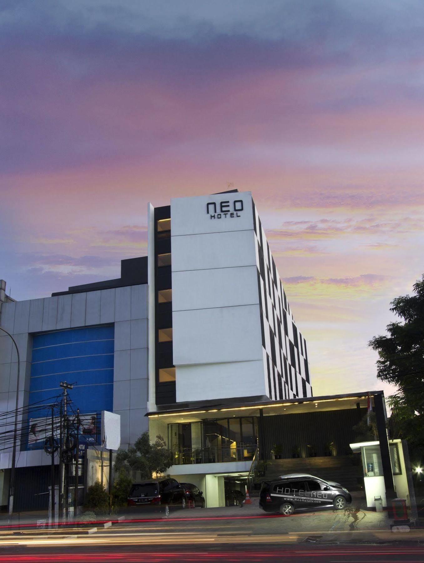 Neo Hotel Tendean Jakarta By Aston Exterior foto