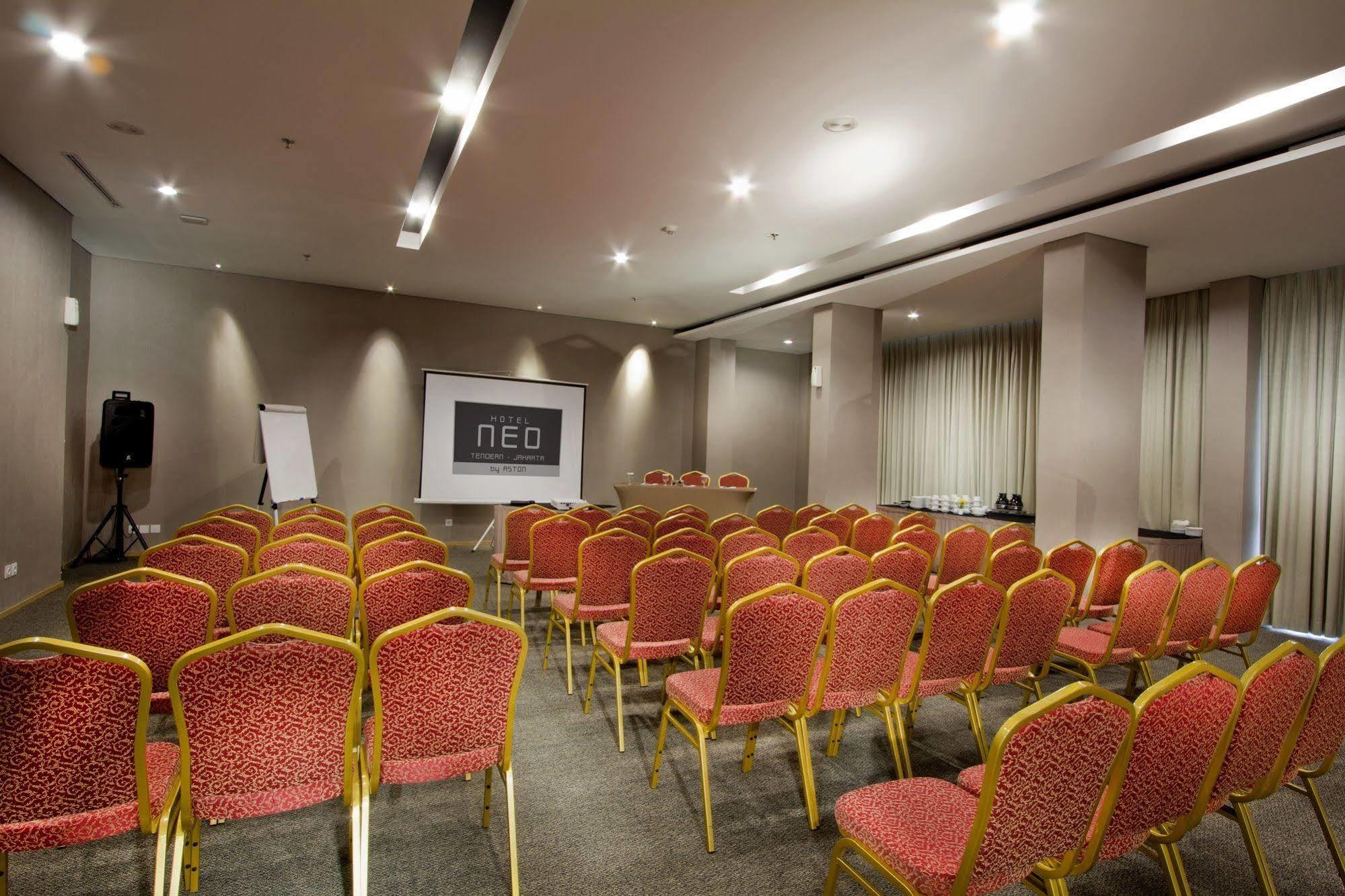 Neo Hotel Tendean Jakarta By Aston Exterior foto
